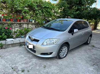 Park Halindeki Otomobilin Lastiğini Kestiler
