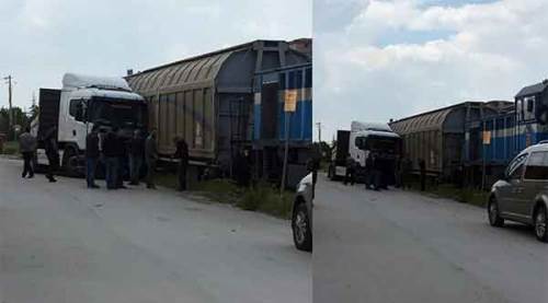 Park halindeki TIR'a tren çarptı