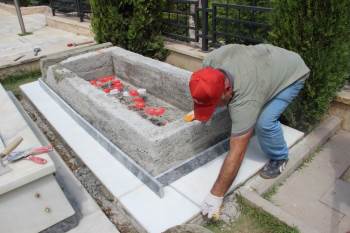 Patlama Şehidi Manga’Nın Mezarı Memleketinin Taşıyla Yapılıyor
