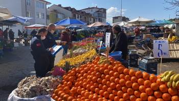 Pazar Alanında Salgınla Mücadele Denetimi Yapıldı
