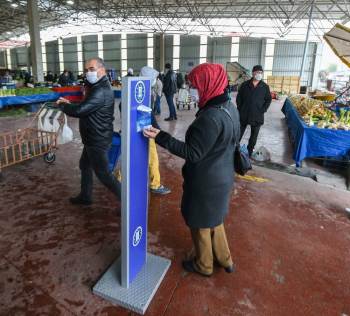 Pazar Yerlerine El Dezenfektanı Stantları Kuruldu
