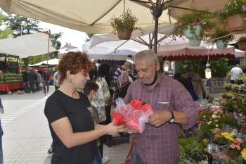 Pazarda ’Babalar Günü’ Sürprizi
