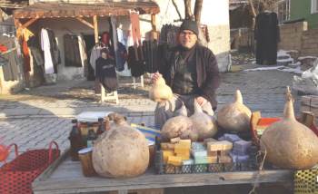 Pazarda Satışa Çıkan Su Kabakları İlgi Odağı
