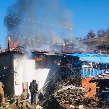 Pazarlar’Da Ev Yangını
