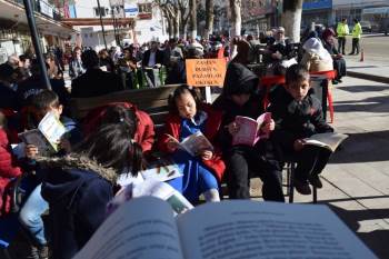 Pazarlar’Da Kitap Okuma Seferberliği
