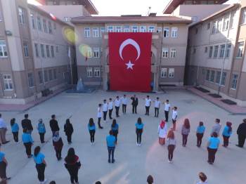 Pazarlar’Dan Mehmetçiğe Klip
