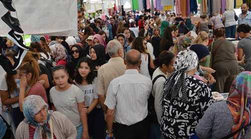 Pazarlarda bayram hareketliliği