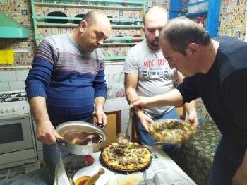 Pazarlarlı Avcıların ’Tavşan Tiridi’ Keyfi
