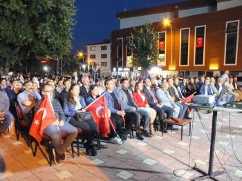 Pazaryeri İlçesi 15 Temmuz’Da Birlik Beraberlik Mesajı Verdi.

