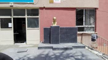 Pazaryeri’Nde Atatürk Büstü Yenileniyor
