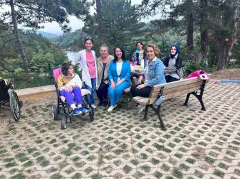 Pazaryeri’Nde Bir Araya Gelen Engelli Bireyler Güzel Vakit Geçirdiler
