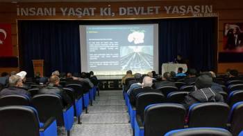 Pazaryeri’Nde Çiftçiler Bilgilendirildi
