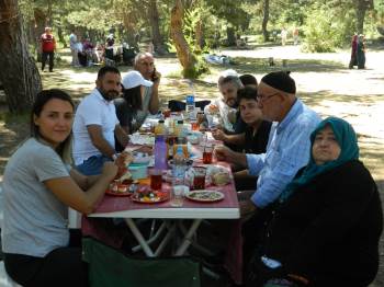 Pazaryeri’Nde Dayanışma Şenliği
