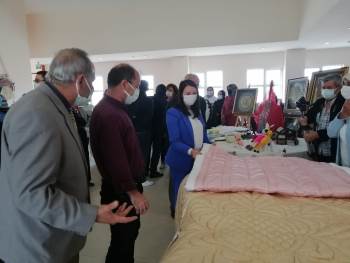 Pazaryeri’Nde Kursiyerler “Hayat Boyu Öğrenme” Etkinliklerinde Hünerlerini Sergiledi
