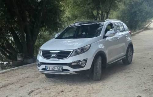 Pelitözü Göleti’nde yürüyüş yoluna araç parkına tepki!