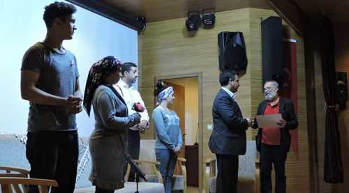 PEMBE KURDELE SİMAV'A SAHNELENDİ