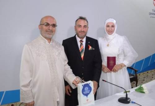 Personelinin nikâhını kıyan müftü duygulandırdı