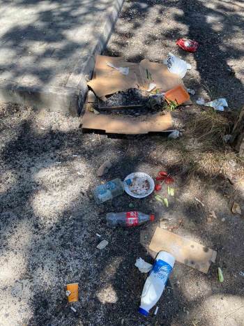 Piknikçiler Çevreye Attığı Çöpler Tepkilere Neden Oluyor
