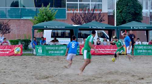 Plaj futbolu turnuvası başladı