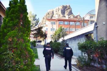 Polis Bayramda Da Mesai Mefhumu Gözetmeden Çalışıyor
