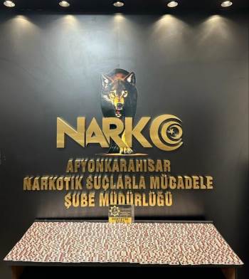 Polis Bin 724 Adet Sentetik Ecza Diye Adlandırılan Uyuşturucu Hap Ele Geçirdi
