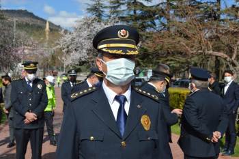 Polis De Sağlıkçılar Gibi Koronavirüsle Mücadelede Etkin Görev Yapıyor
