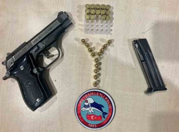 Polis Denetiminde Uyuşturucu Madde, Tabanca Ve Bıçak Ele Geçirildi
