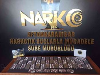 Polis Durdurduğu Araçta 800 Adet Uyuşturucu Hap Ele Geçirdi
