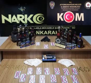 Polis Elini Attığı Her Yerden Kaçak Ürün Buldu
