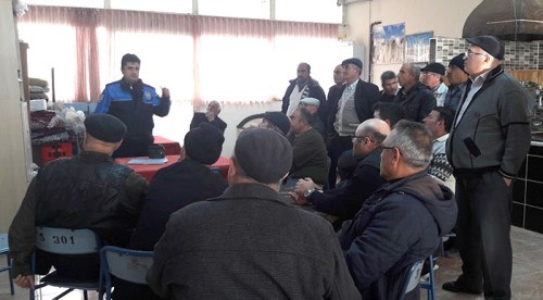 Polis mahalle mahalle geziyor