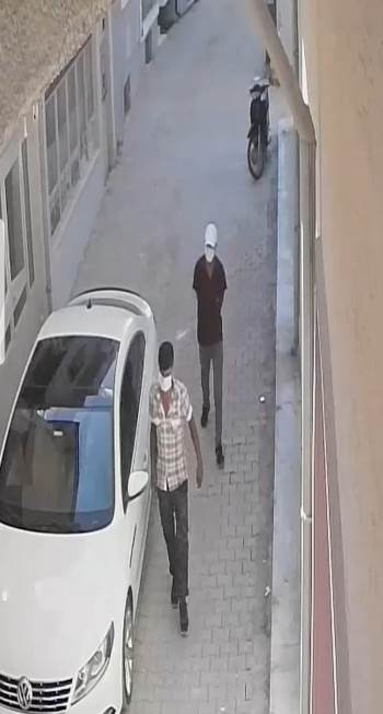 Polis Motosiklet Hırsızını Tişörtünden Tespit Etti
