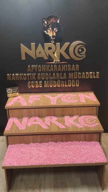 Polis Operasyonunda 15 Bin Adet Uyuşturucu Hap Ele Geçirildi
