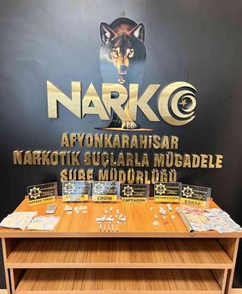 Polis Sokak Satıcılarına Operasyon Düzenledi
