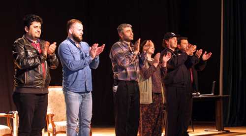 POLİS TİYATROLU MESAJ VERDİ