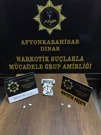 Polis Üst Araması Yaptığı İki Şahısta Uyuşturucu Maddeler Ele Geçirdi
