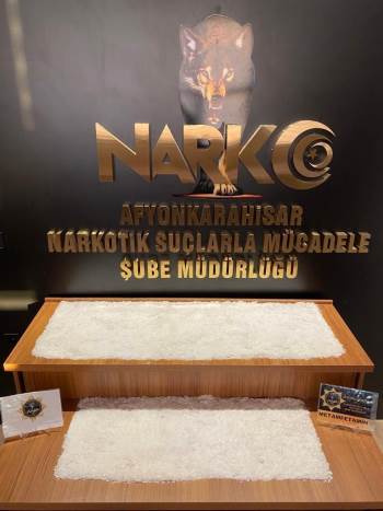 Polis Yaklaşık 4 Kilogram Metamfetamin İsimli Uyuşturucu Ele Geçirdi
