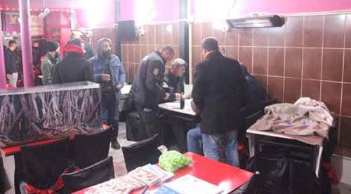 Polisin gelişini kameradan takip etmişler