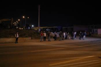 Polisin Kaza Yerinde Seyirci Vatandaşla Zorlu İmtihanı
