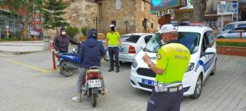 Polisten Motosiklet Denetimi
