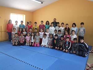 Porsuk Ortaokulu sıkı çalışıyor