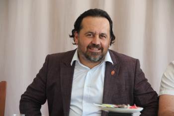 Prof. Dr. Özdarendeli Veteriner Hekimlerin Gururu Oldu

