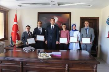 Proje Geliştiren Öğretmenlere Başarı Belgesi Verildi
