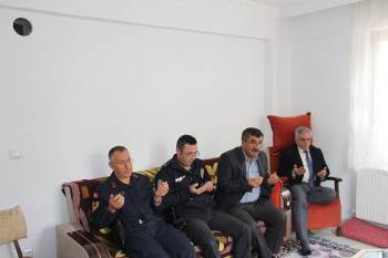 Protokolden Şehit Ailesine Ziyaret
