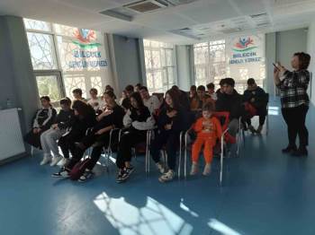 Psikolog Eşliğinde Sporculara Eğitimler Veriliyor
