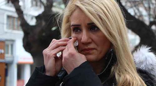 Psikolojisi bozuldu, saçları döküldü...