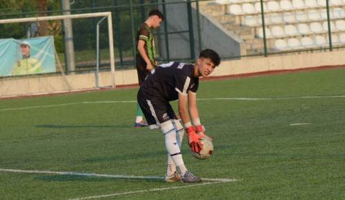 Rakip kaleci vakit geçirdi