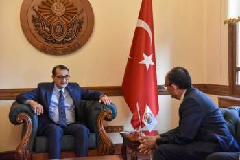 Rektör Beydemir, Bakan Dönmez’E Üniversite Hakkında Bilgilendirme Yaptı
