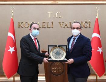 Rektör Beydemir ’Den Kocaeli Valisi Yavuz’A Ziyaret
