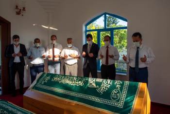 Rektör Beydemir’Den Abdullah Mihalgazi Türbesi’Ne Ziyaret
