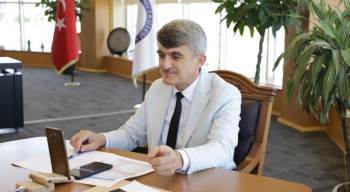 Rektör Uysal: "Daha Rahat Bir Dönem Geçirmek İçin Herkesi Aşıya Davet Ediyorum"
